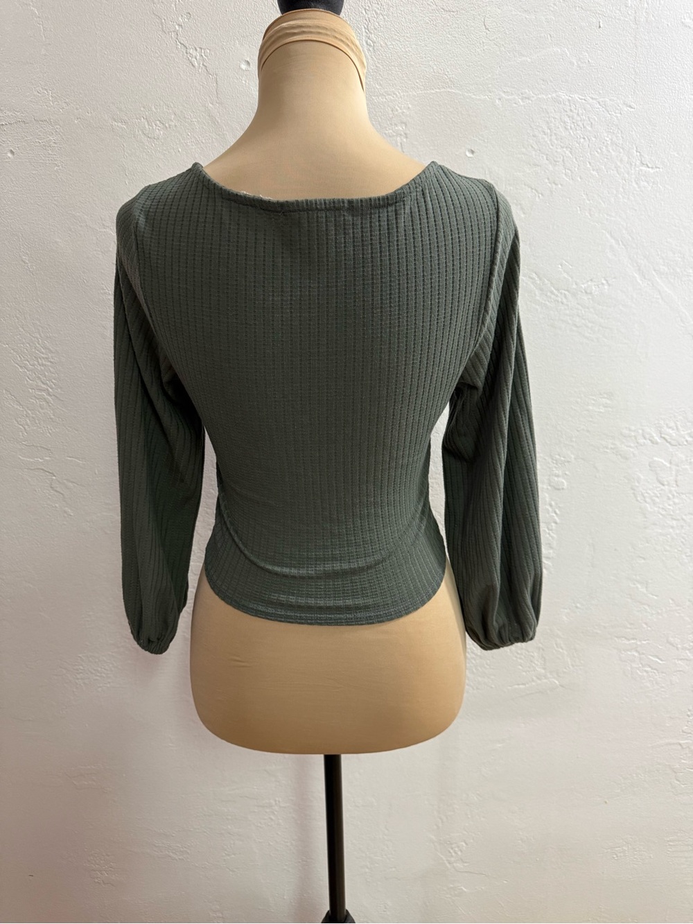 Ruched V-Neck Olive Green Crop Top with Adjustable Tie - Picture 2 of 2